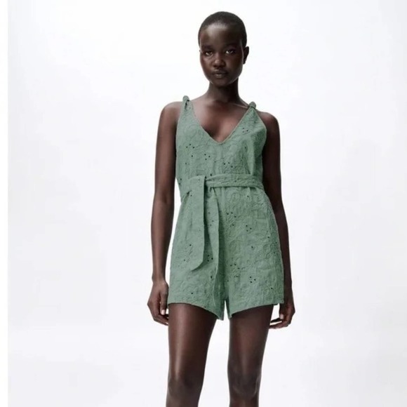 ZARA Sage Green Eyelet Nara Romper XS Floral Tie Waist NWT Bohemian Pastel - Picture 2 of 8